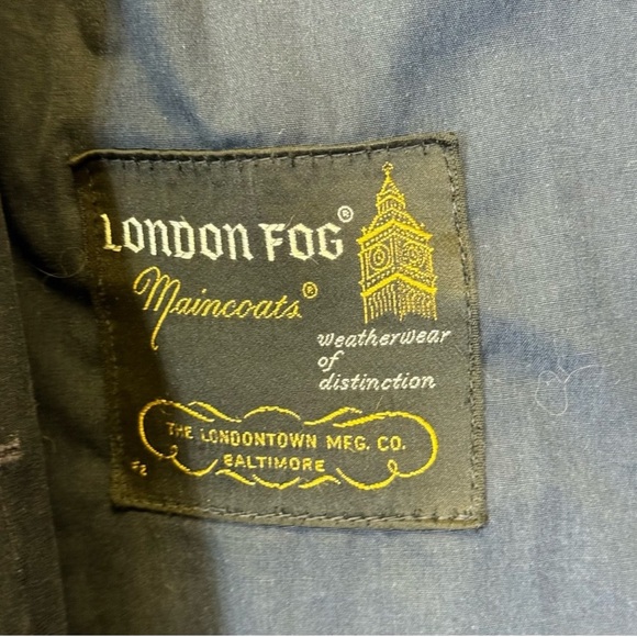 London Fog, Blue Trench Coat Classic Lightweight Design. Size 10 Petite. - Picture 3 of 5